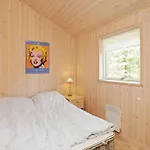 10 Person In Albaek-by Traum