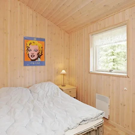 10 Person In Albaek-by Traum